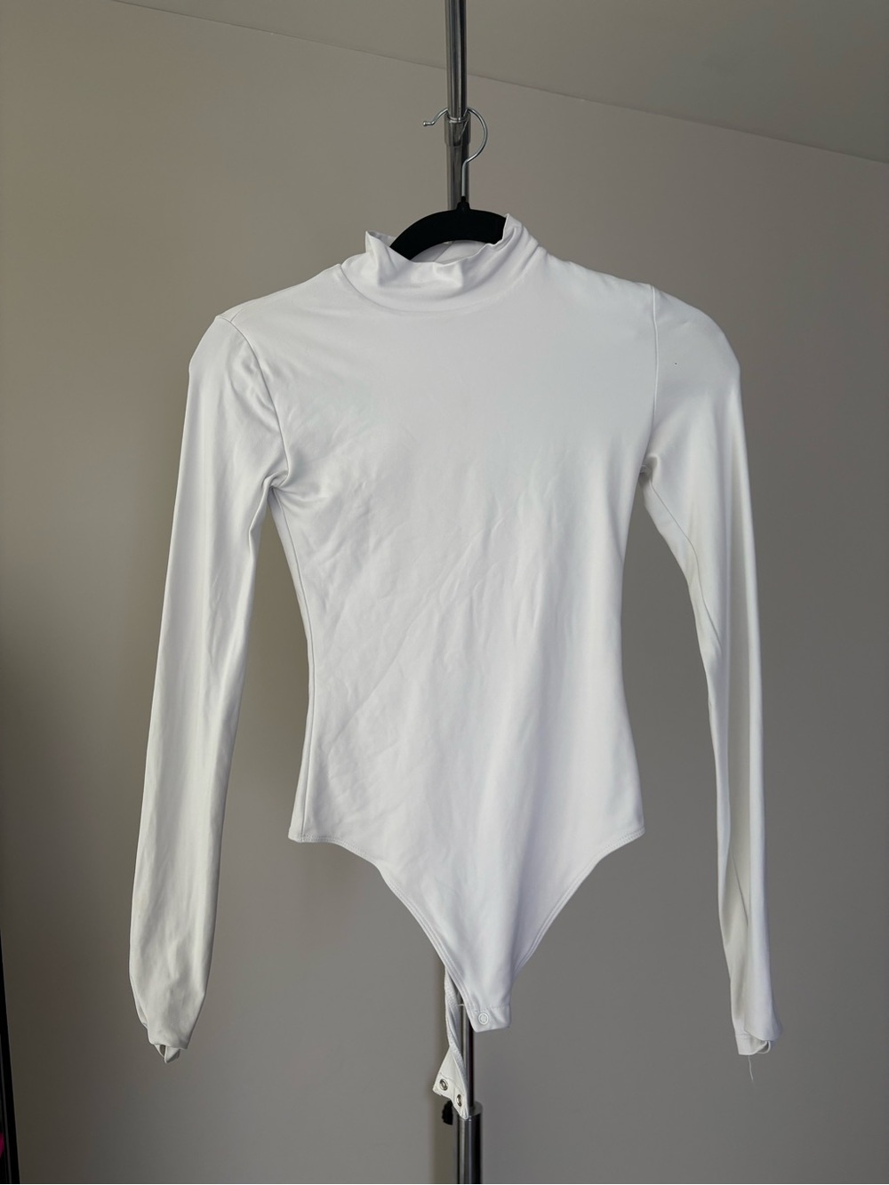 Aritzia White Long Sleeve Turtleneck Bodysuit